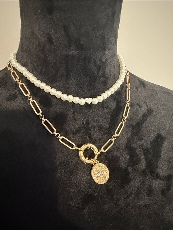Jewelry - Gold Link Pendant Necklace with White Pearl Choker - Elegant Layered Set
